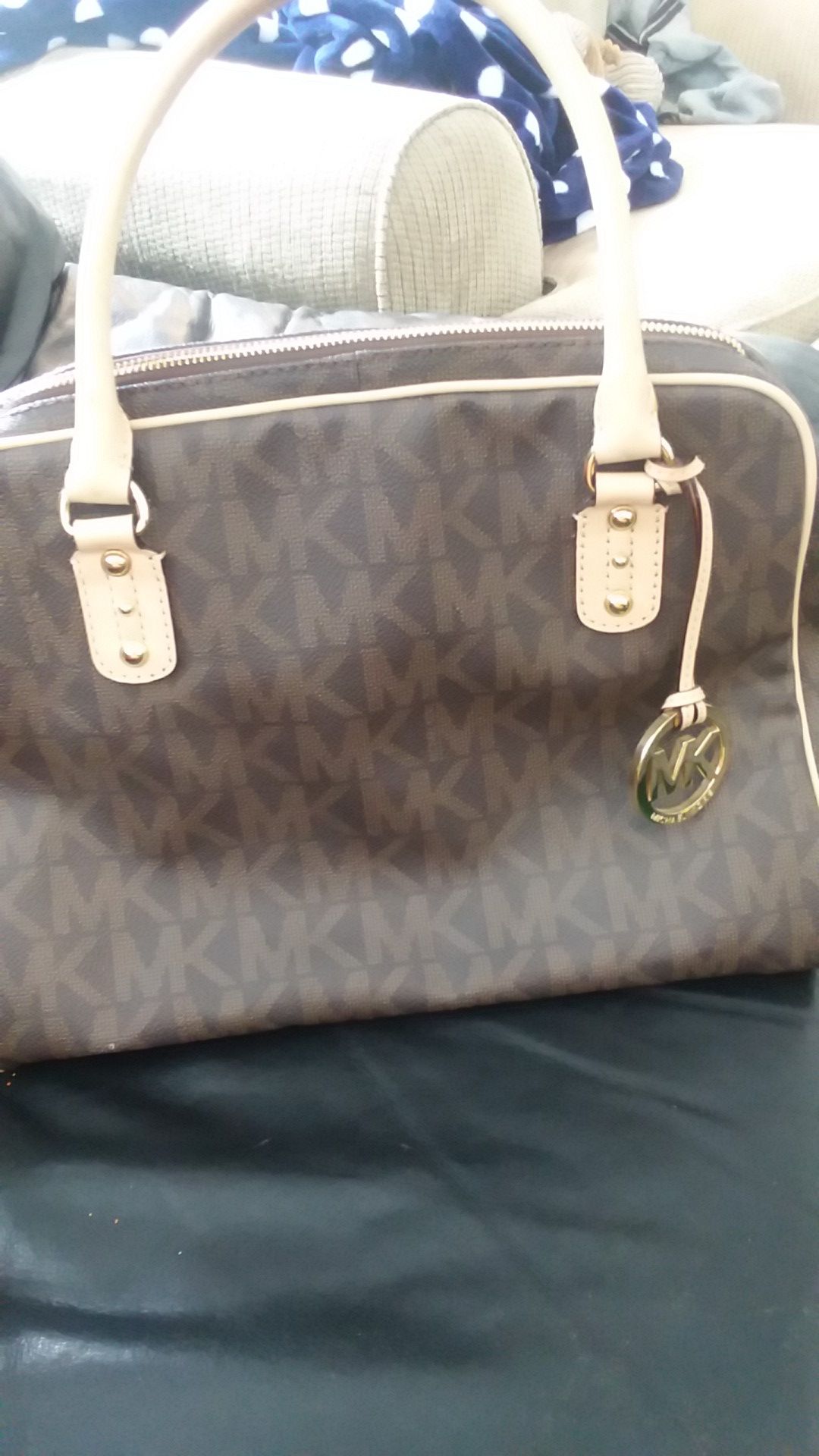 Michael Kors bag like new moving all must go