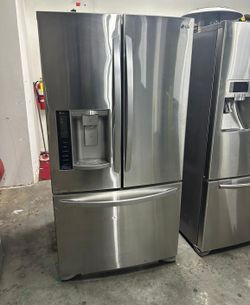 LG Stylish French Door Fridge Stainless with IceMaker