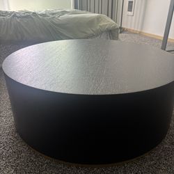 Black Circle Table 