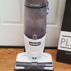 New   VACUUM WITH  ATTACHMENTS. , AMAZING POWER SUCES  , WORKS EXCELLENT  IN THE BOX 