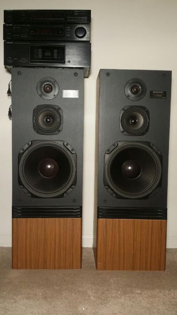 Kenwood Stereo 3 deck system w/2 tower speakers