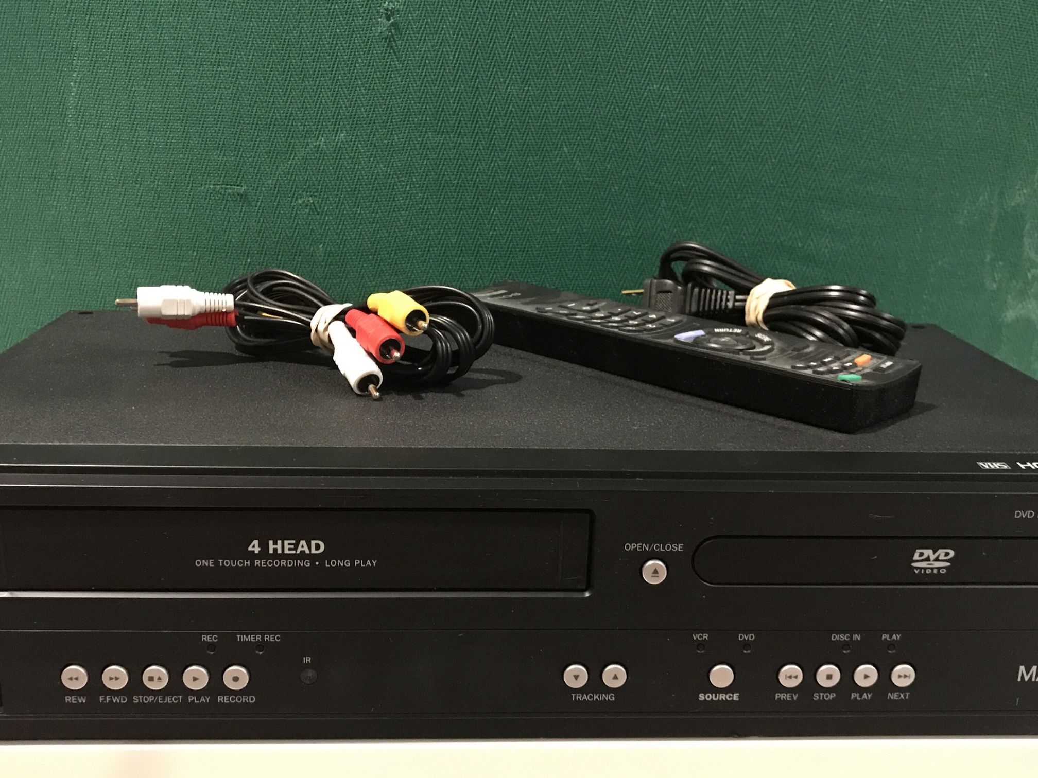 Magnavox DVD VHS Combo Player Recorder DV220MW9 (Remote/Cables/Batteries) Tested