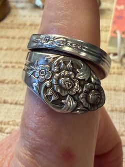Vintage WM A Rogers /Oneida Rose Pattern Floral Spoon Ring SZ 9