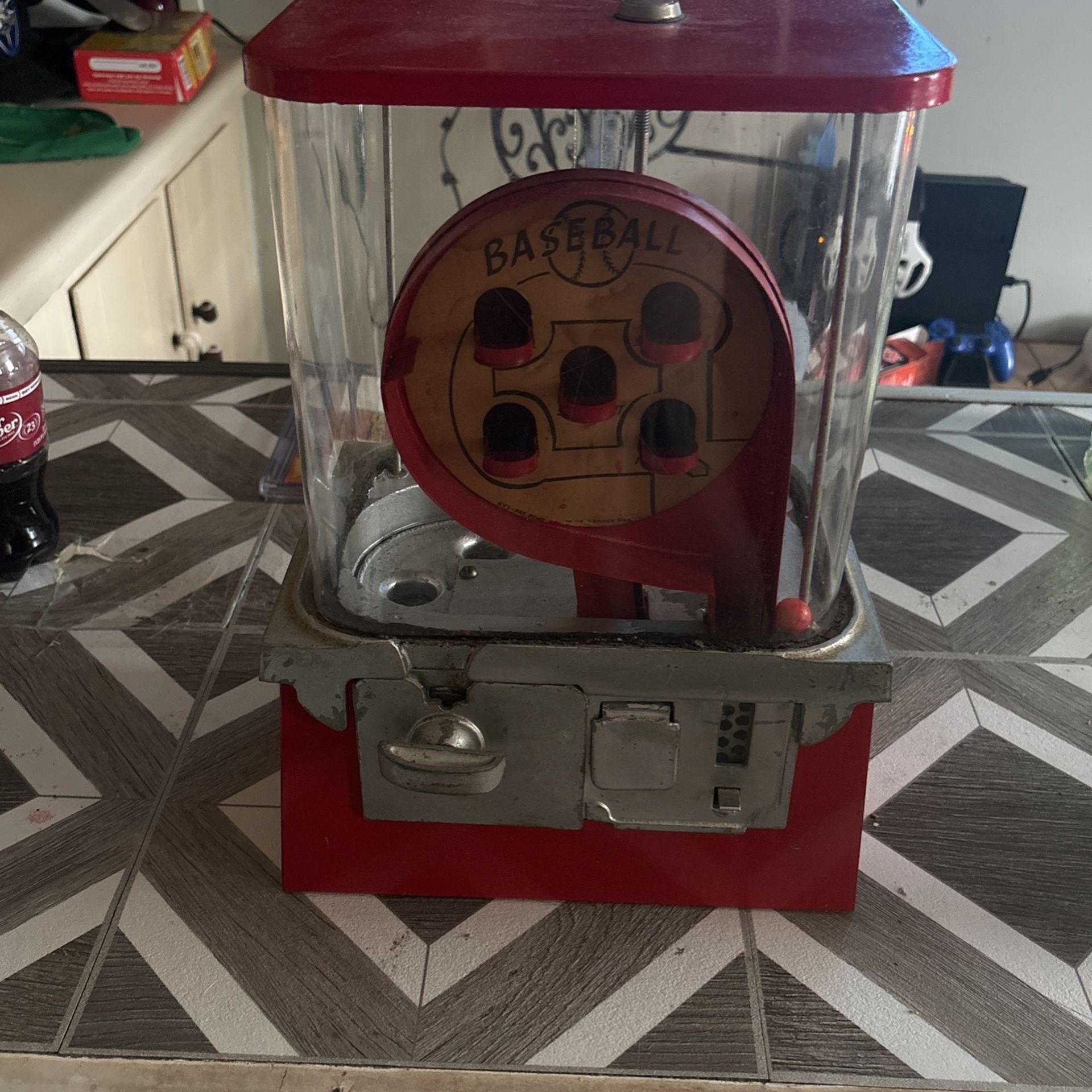Vintage Gumball Machine. Read Description