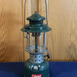 Vintage 1955 Green Coleman Model 220E Double Mantle Lantern w/Original Pyrex Globe