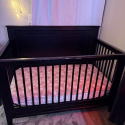 Storkcraft crib (black)