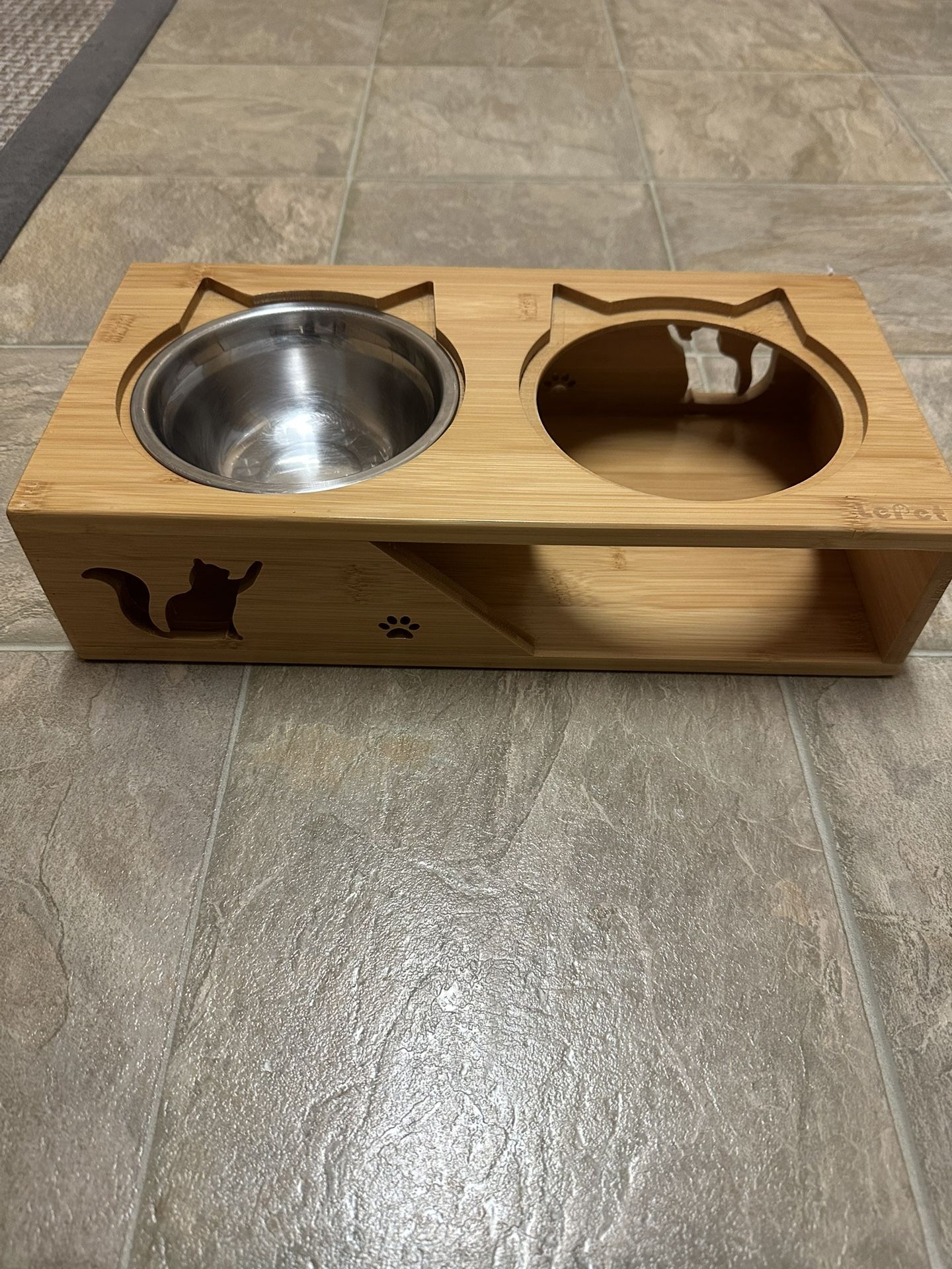 Elevated Cat Bowl Holder