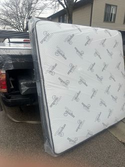 Huge sale for Mattress And Box Twin size #mattress and box 150.$ full 190$ Queen 200$ king 290$. free delivery free set up 708….289…7715… cash or Zell