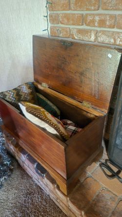 Wood chest