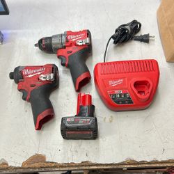 12v Milwaukee 3404-20 Drill & 3453 Impact Driver Set w/ Charger & Bat