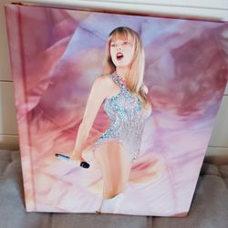 Taylor Swift  Era  Tour Table book