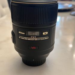 Nikon Nikkor AF-S 105 mm f/2.8 G Micro Macro Lens
