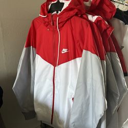 NIKE