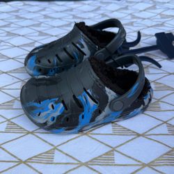 Kids Fleece-Lined Blue Marble Clogs Sz 8C