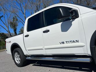 2012 Nissan Titan Thumbnail