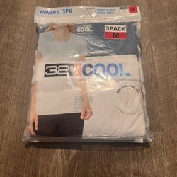 New Women’s Short Sleeve Scoop Neck Medium 
