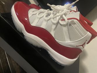 Jordan 11 Cherry Size 8.5