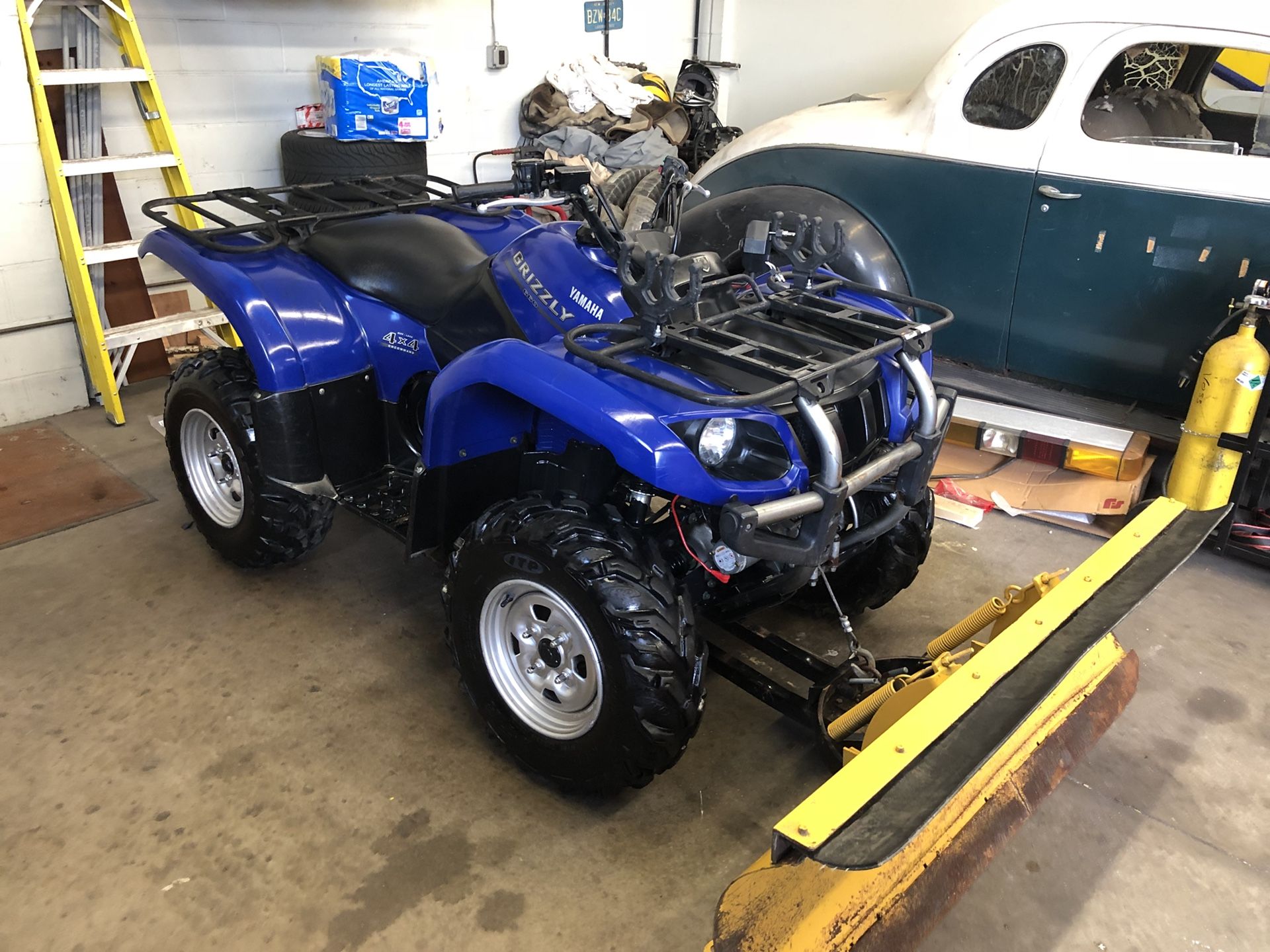 Yamaha grizzly 660 PLOW AND TRAILER for Sale in Oradell, NJ - OfferUp