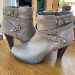 New 9.5 Boots