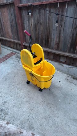 Rubbermaid commercial product mop, bucket