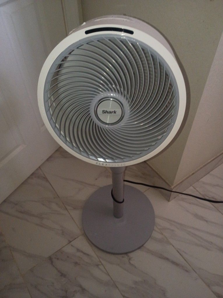 Shark Rechargable Portable Fan 