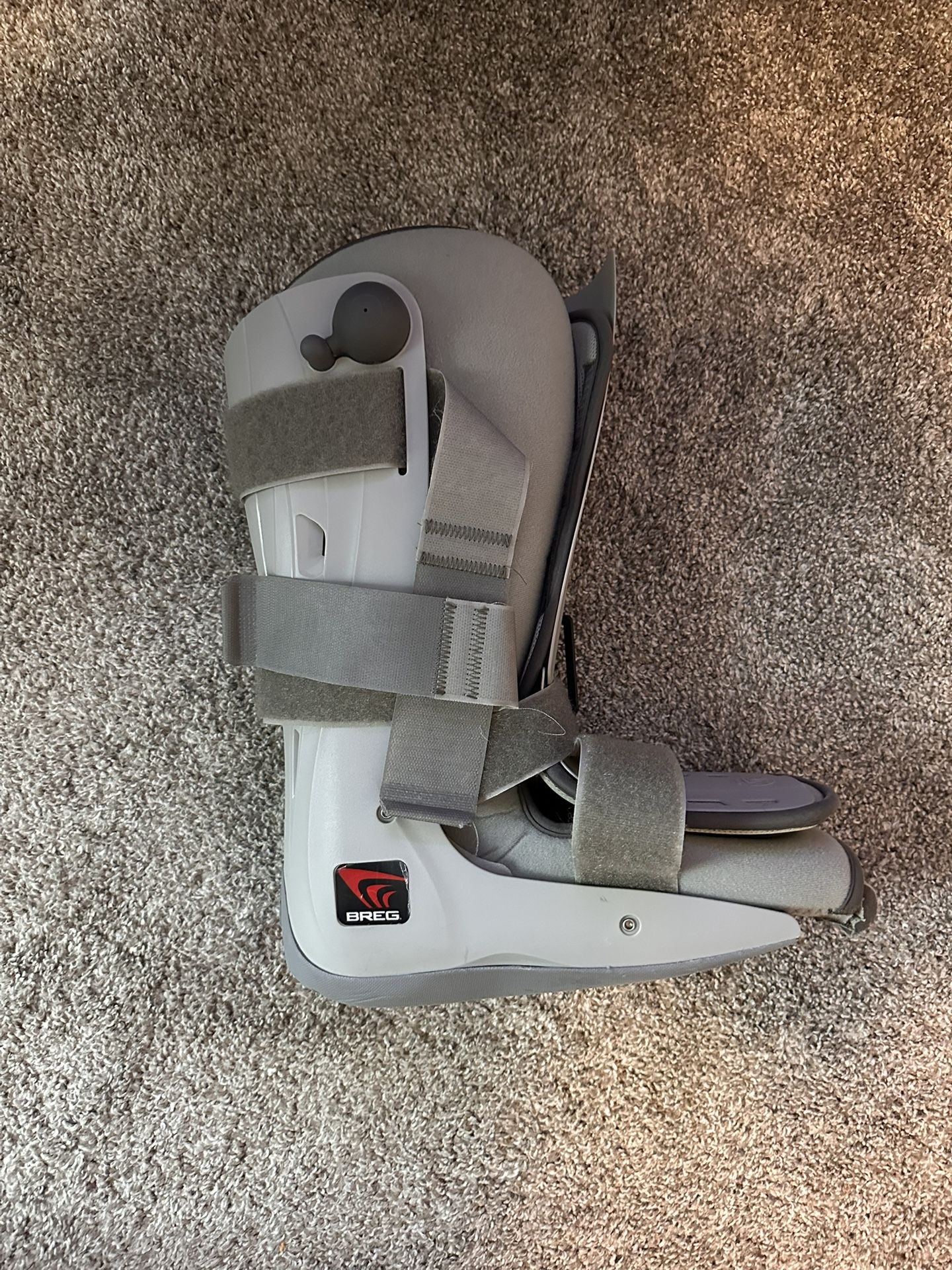 Breg Genesis Full Shell Walker Boot – 4-Strap, Size Medium, Excellent Condition