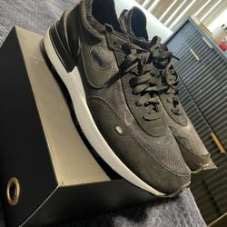 Nike Waffle Size 12