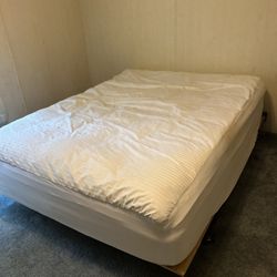 Queen Size Mattress (like new condition)