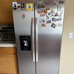 Refrigerator 