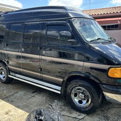 1999 Dodge Ram Van