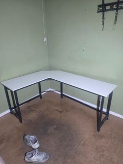 L shaped desk