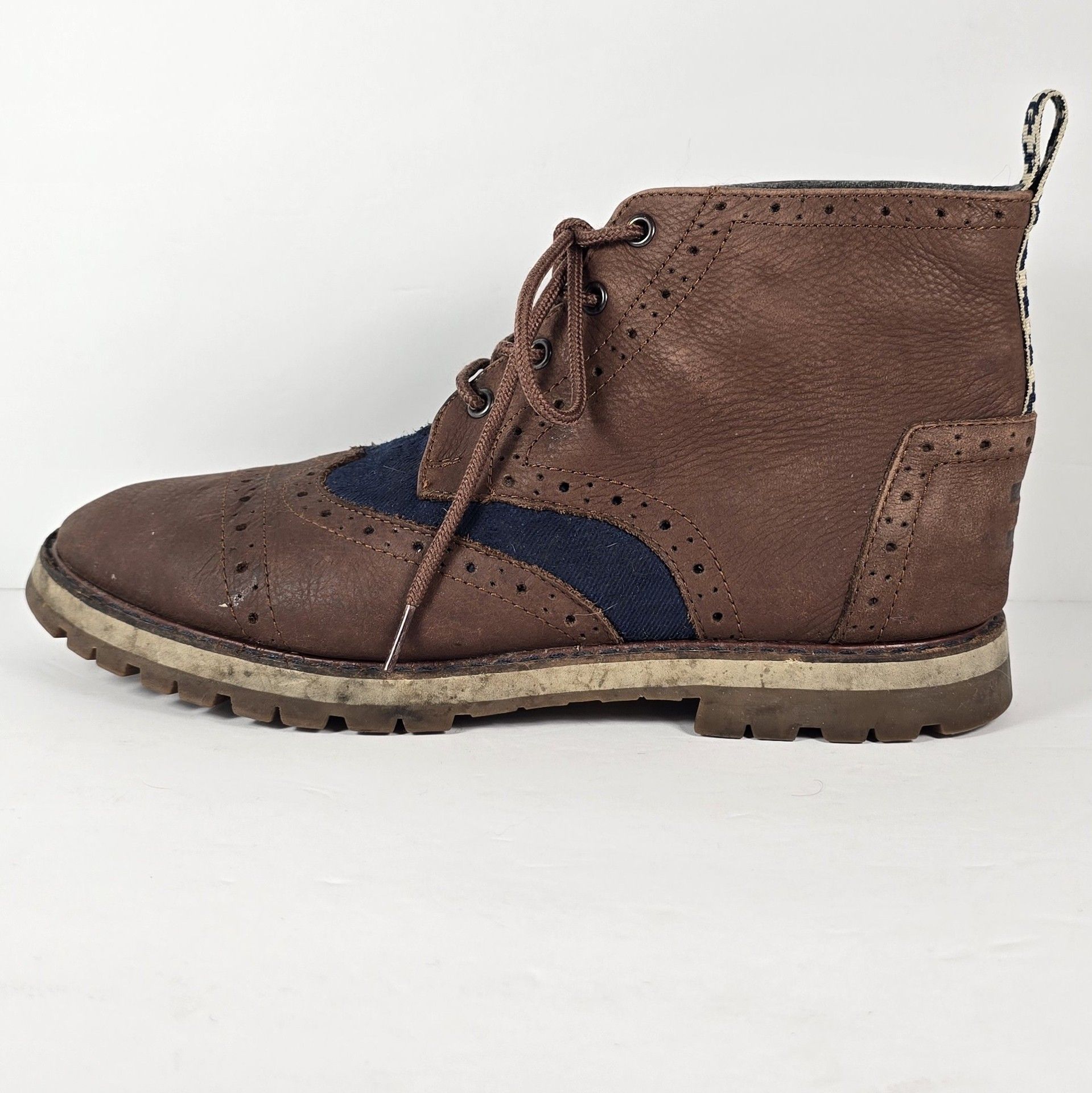 Toms Leather Men's Brogue Vibram Sole Boots Brown and Navy Herringbone Size 10.5