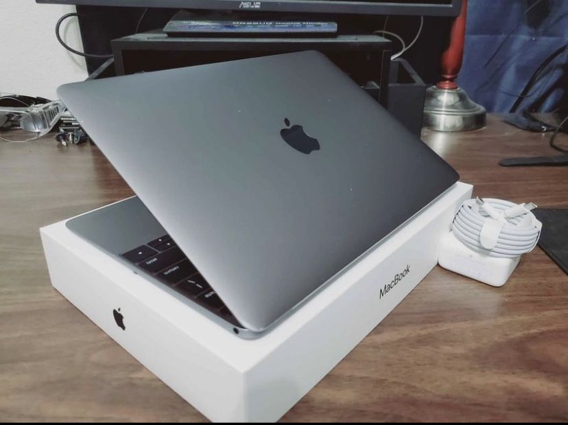MacBook Laptop, Intel Core m3, Updated MacOS, box, 17
