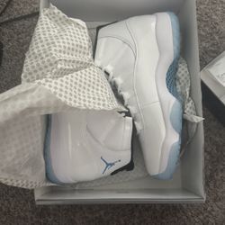 Jordan 11 Legend Blue