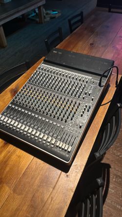 Mackie Onyx 1640i Recording Mixer Sound Board