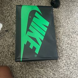 Air Jordan 1 Retro High OG 'Lucky Green'