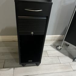 salon storage roller ike new