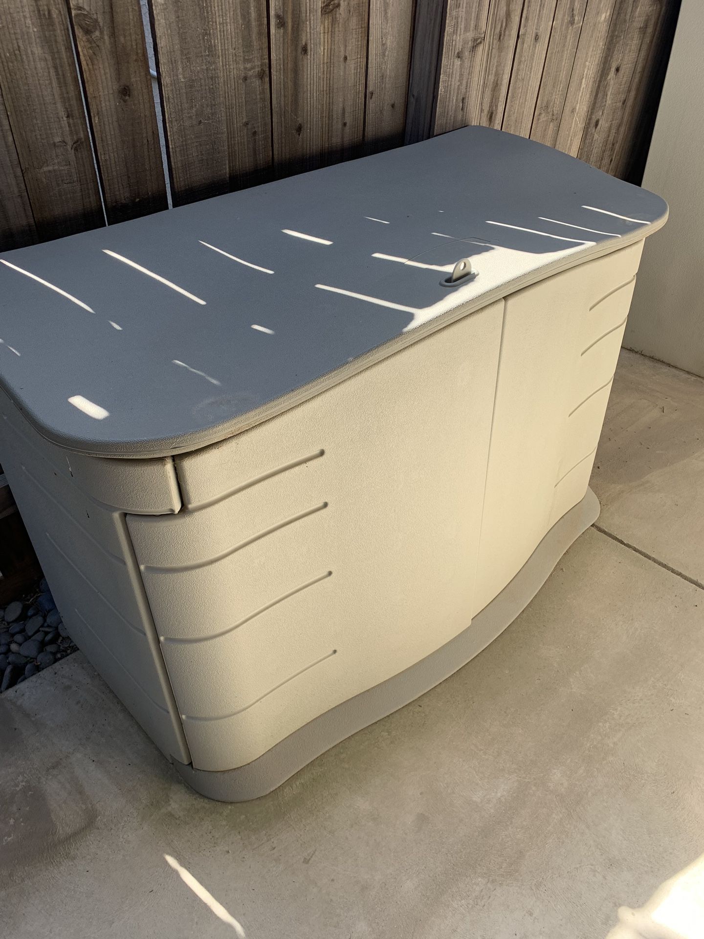 Rubbermaid Outdoor Storage Shed for Sale in Bakersfield, CA OfferUp