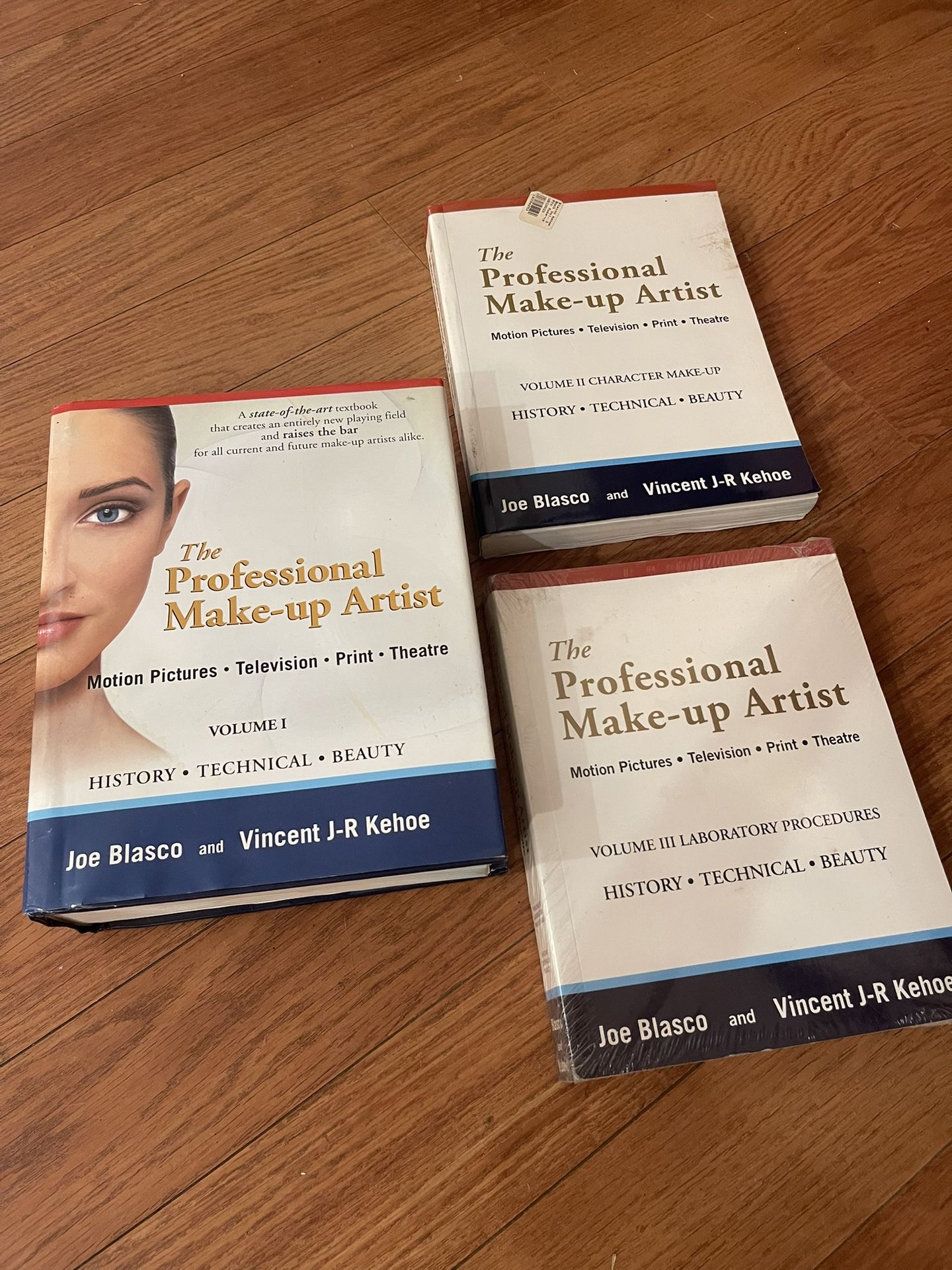 Set of three extraordinary The professional Make Up Artist books
