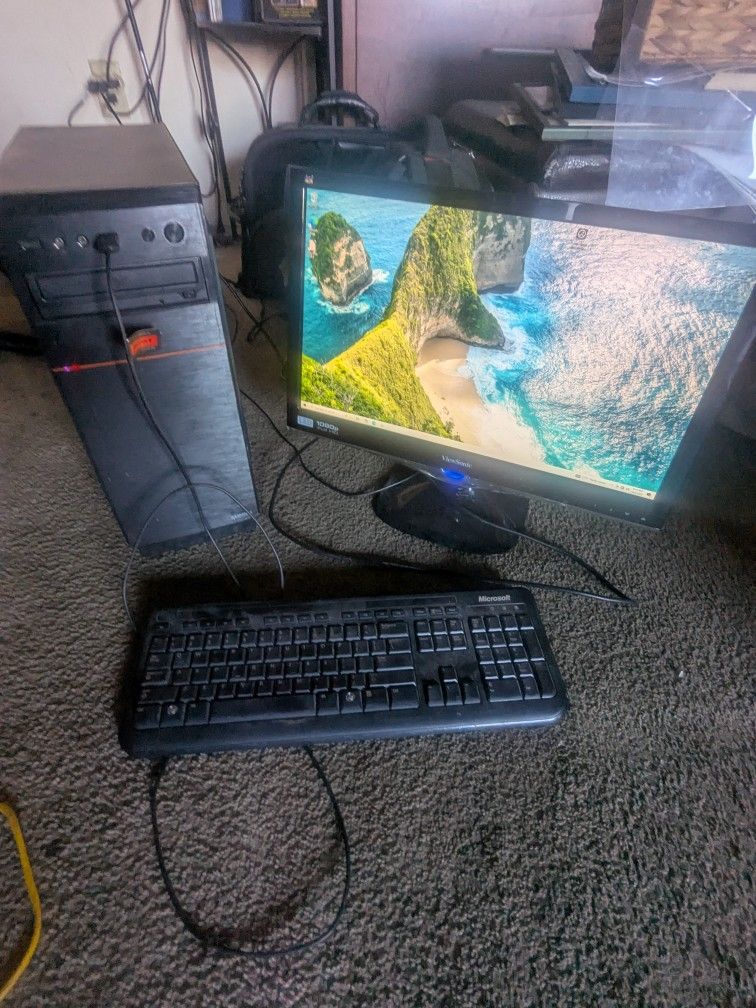 Windows 10 Tower computer complete