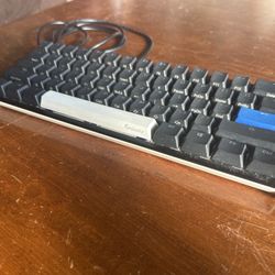 💻 Ducky One 2 Mini Mechanical Keyboard – Used, Great Condition