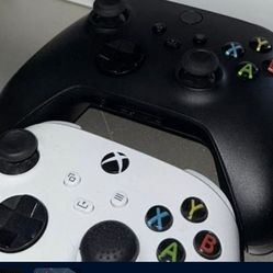 Xbox Wireless Controllers For Xbox X/S S/X new In Great Condition 