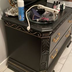 Super clean black dresser