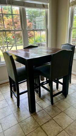 Counter table 4 chairs
