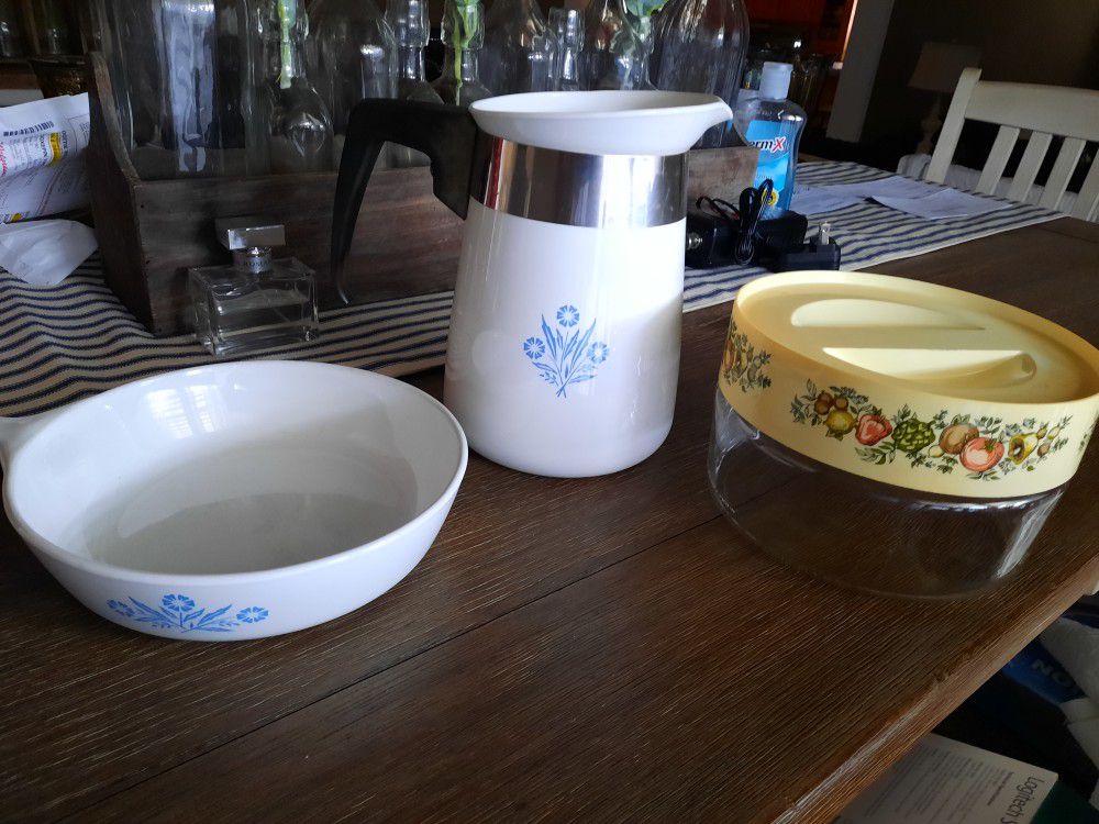 Vintage Corning ware and Pyrex 10.00 each