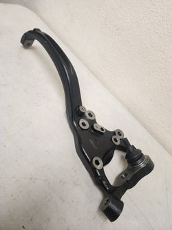 chrysler 300 steering knuckle