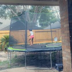Trampoline 
