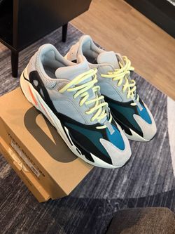 Yeezy boost 700 wave runner sz12