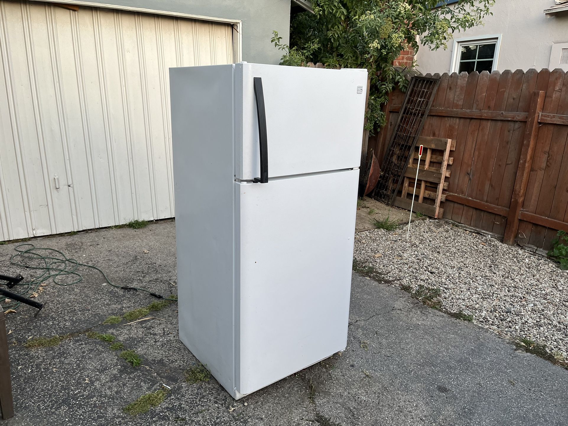 Fridge / Refrigerator / Freezer: Sears Kenmore 