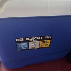 Igloo 38 Wheelie Cool Cooler